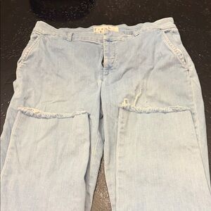 Frank & Eileen Light Blue Boyfriend Jeans with Knee Distress